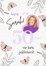 Verjaardagskaart Sarah 50 jaar foto vlinders lila