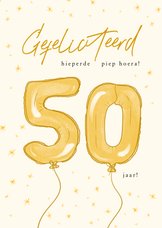 Vrolijke gele verjaardagkaart 50 jaar met cijfer ballonnen