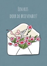 Wenskaart een kus door de brievenbus met muis en bloemen