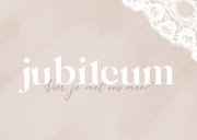 Beige jubileum uitnodiging met wit kant  2