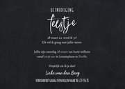 Hippe uitnodiging krijtbord look met foto en handlettering 3