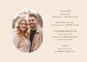 Moderne beige trouwkaart met golvende lijnen 2