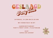 Uitnodiging geslaagd feestje retro 70's bloemen en letters 3