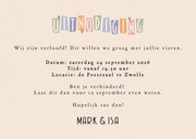 Uitnodiging retro gekleurde letters champagne 3