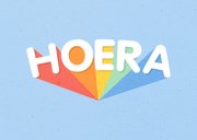 Verjaardagskaart blauw 'HOERA' regenboog 2