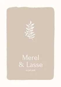 Beige klassieke trouwkaart met subtiel takje