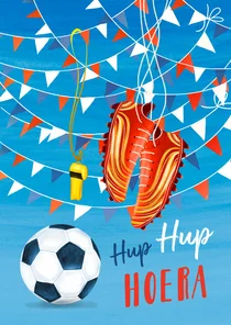 Felicitatiekaart met vlaggetjes en voetbalschoenen