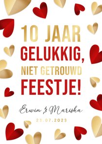 Grappige uitnodiging liefdesfeest 10 jaar samen met hartjes