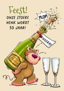Grappige verjaardagskaart met beer en champagne