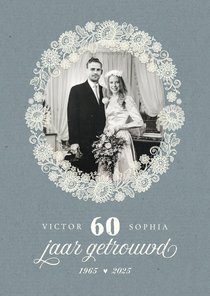 Jubileumfeest 60 jaar vintage kant bloemen foto kraft