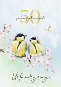 Jubileumkaart roze bloesem met vogels en vlinder