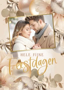 Kerstkaart beige kerstballen strikken bloemen & eucalyptus