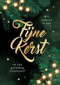 Kerstkaart goud dennentakken groen fijne kerst lampjes