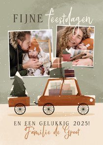 Kerstkaart met foto's en een auto met kerstboom