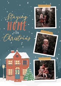 Kerstkaart met illustratie van een huis en fotocollage