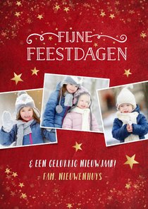 Kerstkaart met rode achtergrond en gouden sterren