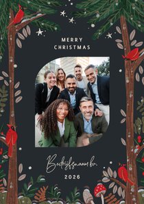 Kerstkaart rode kardinalen in de kerstnacht