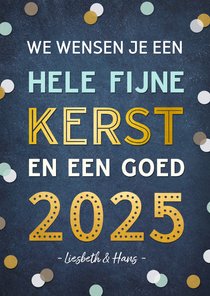  Kerstkaart staand met vrolijke gouden tekst 2025 & confetti