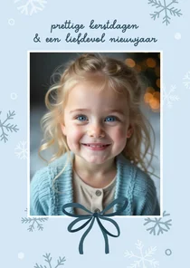 Kerstkaartje met foto en sneeuwvlokjes lichtblauw winter