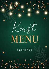 Kerstmenukaart groen lampjes koperlook sterren