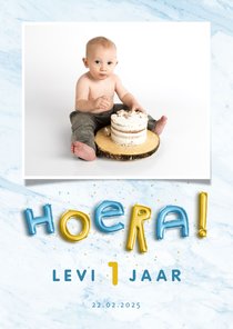 Kinderfeestje folieballonnen 'hoera' blauw/goud uitnodiging