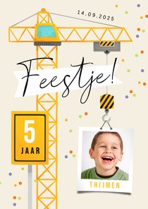 Kinderfeestje hijskraan uitnodiging bouw voertuigen feestje