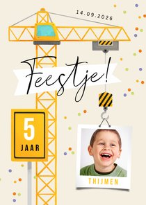 Kinderfeestje hijskraan uitnodiging bouw voertuigen feestje