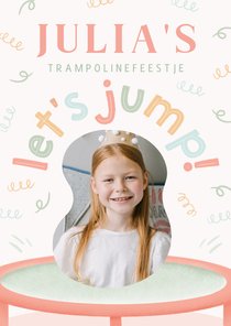 Kinderfeestje uitnodiging trampolinefeestje pastel