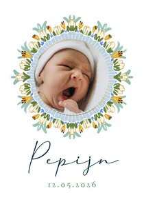 Klassiek geboortekaartje boog bloemenkader foto