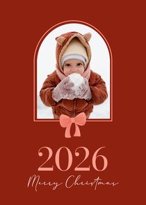 Klassiek rode kerstkaart met foto en strik