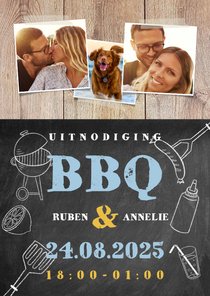 Leuke uitnodiging voor een BBQ met hout, krijtbord en foto's