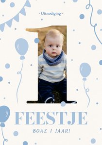 Lieve uitnodiging 1 jaar lichtblauw met foto