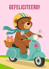 Lieve verjaardagskaart met vrolijke beer op scooter