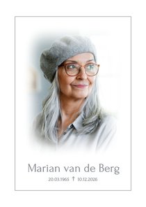 Minimalistische rouwkaart met kader en grote foto