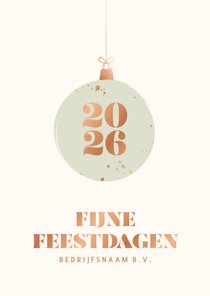 Minimalistische zakelijke kerstkaart met kerstbal en jaartal