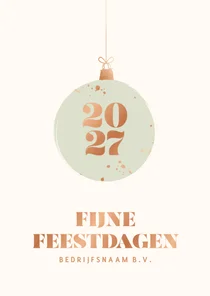 Minimalistische zakelijke kerstkaart met kerstbal en jaartal