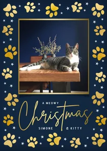 Moderne kerstkaart met gouden pootafdrukjes en foto kat