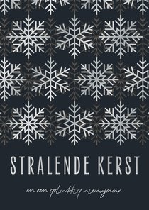 Moderne kerstkaart met zilverfolie sneeuwvlokken