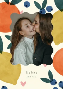 Moederdagkaart liefste mama met foto fruit en hartjes