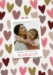Moederdagkaart patroon van kleurrijke hartjes met foto