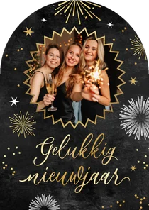 Nieuwjaarskaart vuurwerk goud zilver sterren boogkaart
