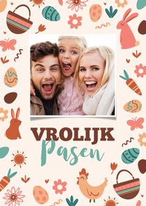 Paaskaart vrolijk pasen kip eieren paashaas bloemen foto