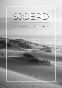 Rouwkaart strand zee duinen zwart wit foto