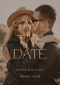 Save the date kaart met grote foto en goudfolie