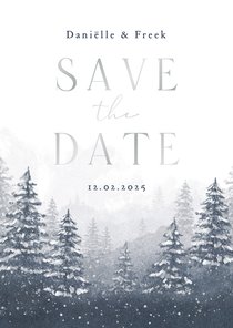 Save the date trouwkaart winter landschap dennenbomen sneeuw