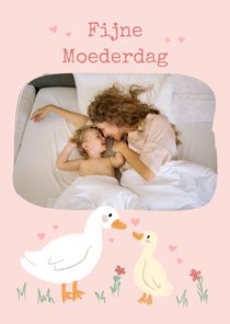 Schattige Moederdag fotokaart in roze met eendje en kuiken