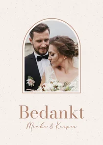 Stijlvolle bedankkaartjes trouwen met foto en papiertextuur
