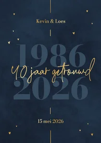Stijlvolle donkerblauwe jubileumkaart met gouden details