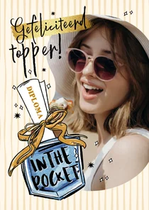 Trendy felicitatiekaart diploma in the pocket strik foto