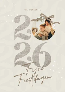 Trendy kerstkaart beige strik jaartal linnenlook met foto